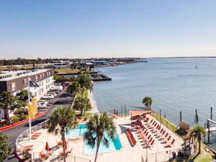 Clearlake Apartments