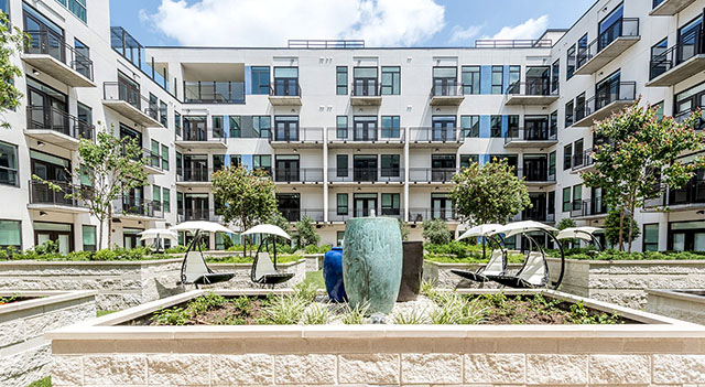 Beautiful Eighteen 25 Downtown Apartment